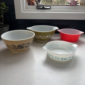 Pyrex vintage eclectic set of 4